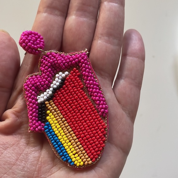 Funky earring 👄👅 - Picture 4 of 4